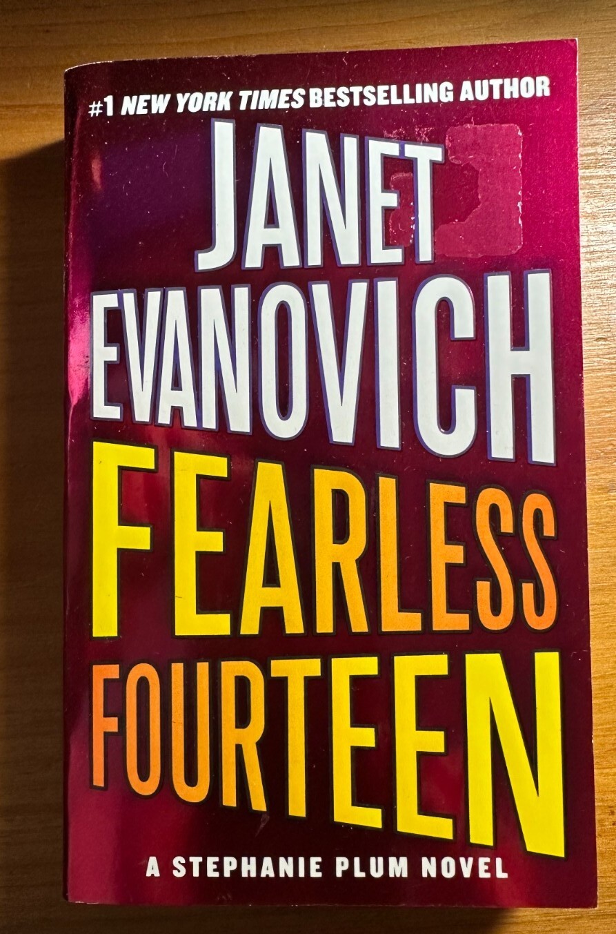 Janet Evanovich, Fearless Fourteen, Paperback, New Condition