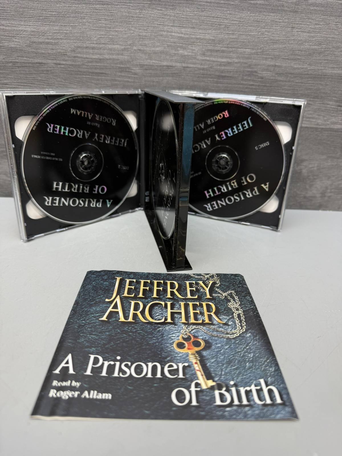A PRISONER OF BIRTH — JEFFREY ARCHER Read by Roger Allam (6 Audio CDs)
