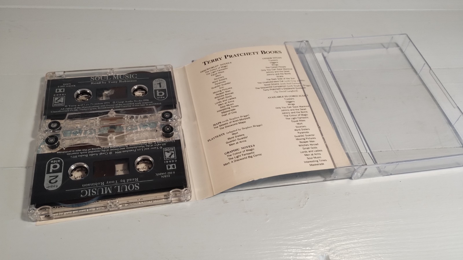 Soul Music by Terry Pratchett 1996 2 Audio cassettes read by Tony Robinson