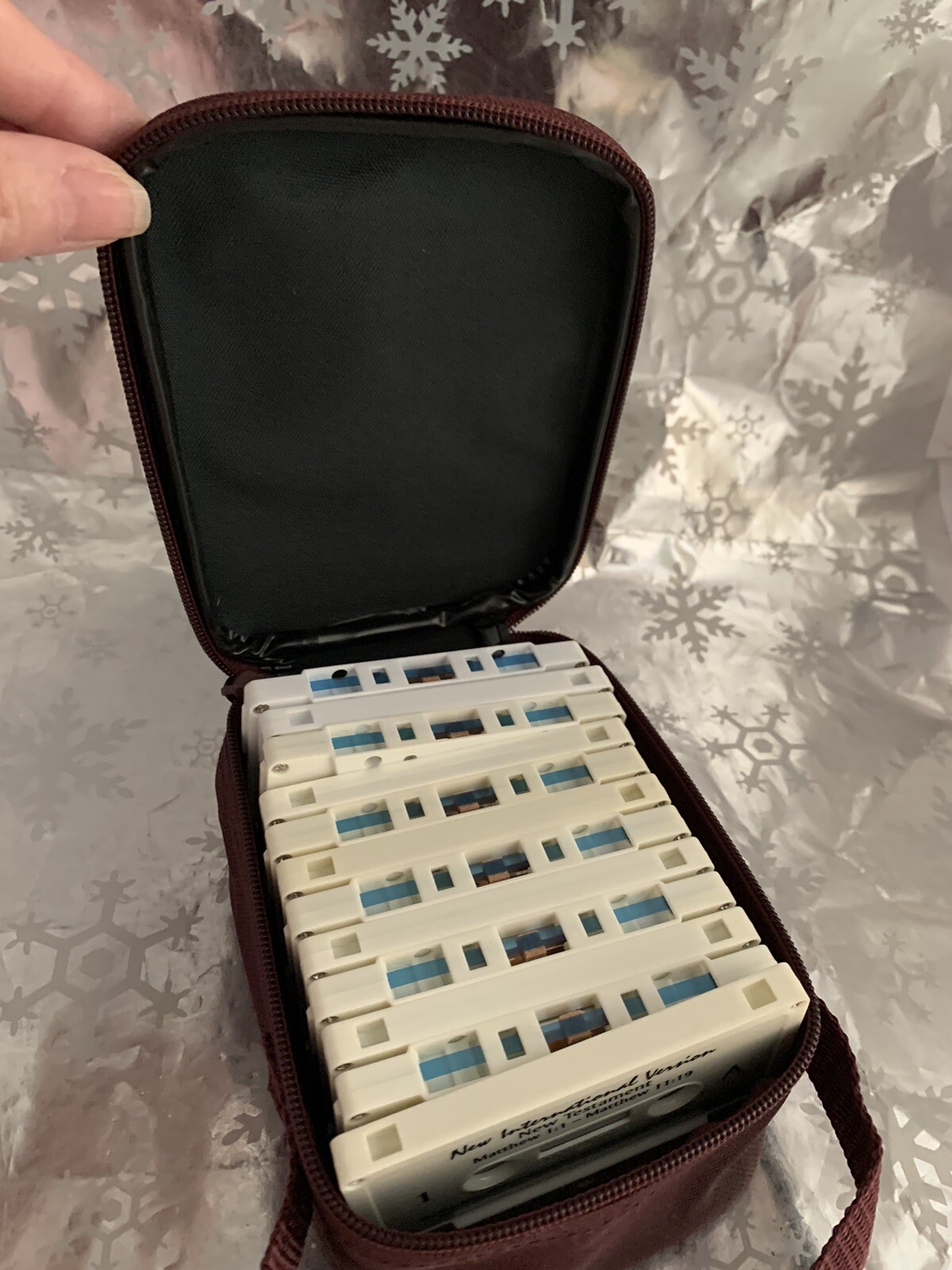 ❤️Audio Bible The New International Version New Testament Cassettes + Carry Case