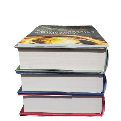 Veronica Roth — The Divergent Series 3 Hardback Book Set W/ Bonus Booklet, Box