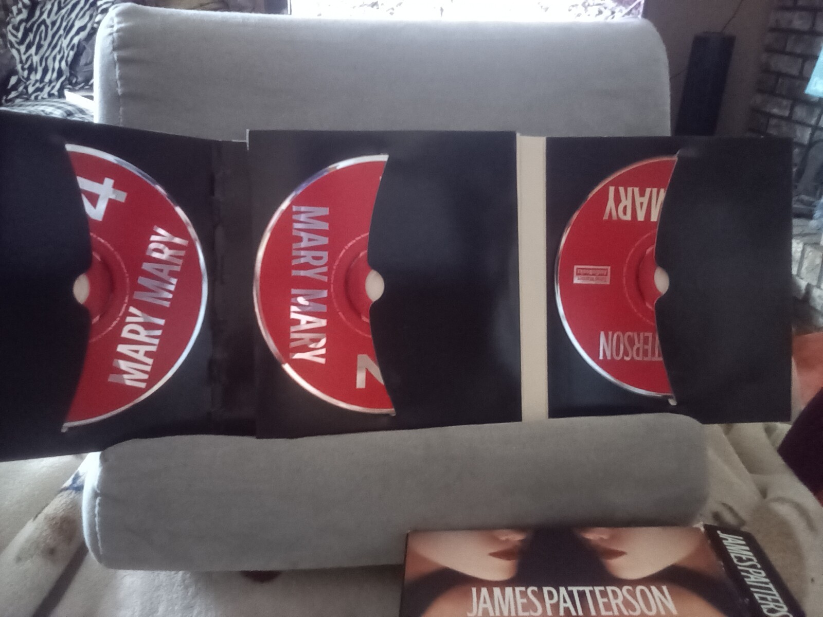 Lot of 2 James Patterson Audiobooks. Tested. Very good. Scratch free discs