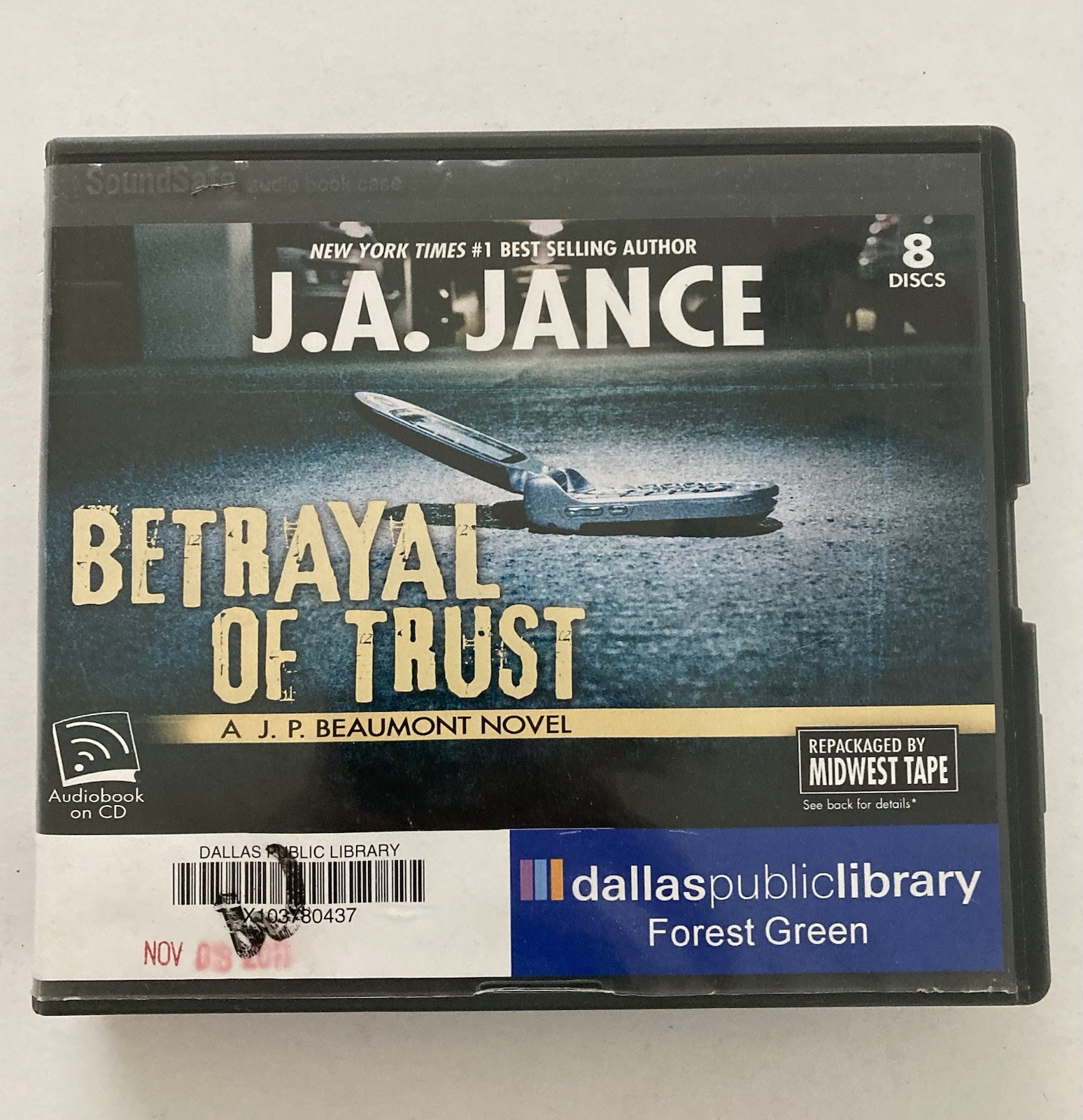 2011 Audio Book Betrayal Of Trust By J A Jance 8/8 Discs Reader JR Horne
