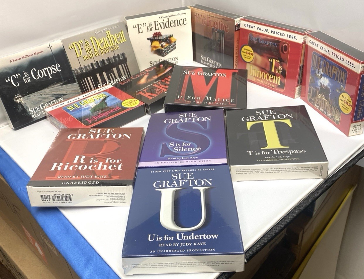 SUE GRAFTON GIANT LOT 13 Audio Books on 67 CDs SHRINK WRAP NEW ! a $370 value !