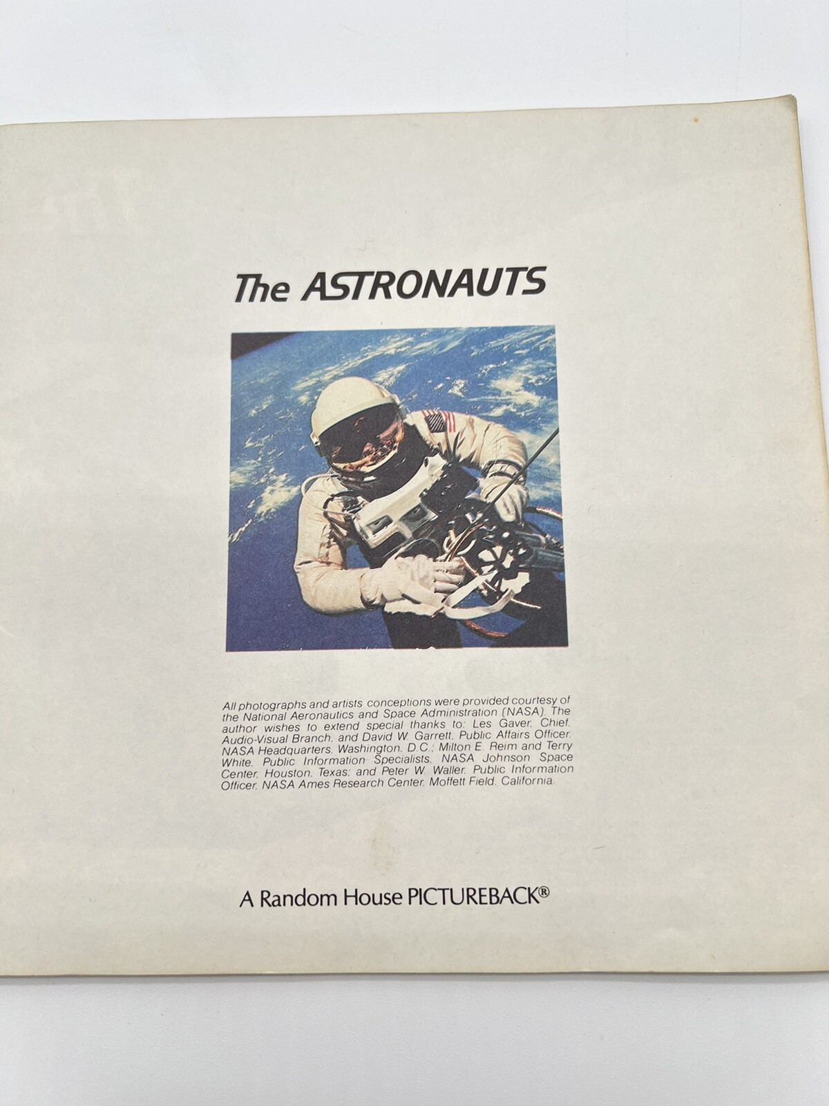 Vintage The Astronauts (1979) Book + Space Wheel (1982)