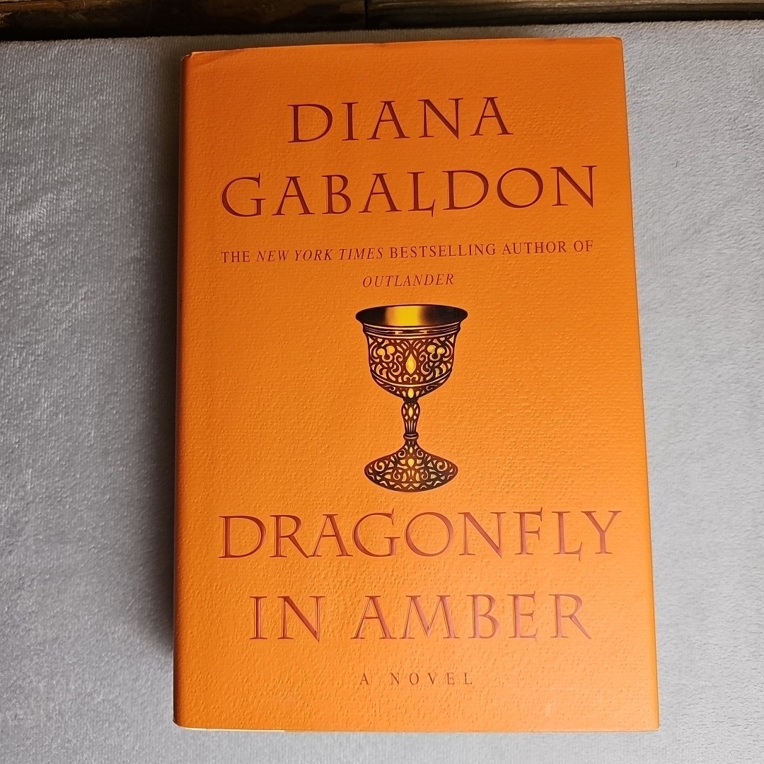 Dragonfly in Amber: A Novel by Diana Gabaldon (0385302312) Hardcover SIGNED 1992
