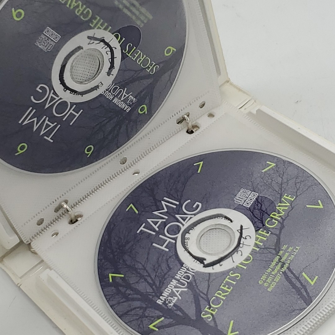 Oak Knoll Ser.: Secrets to the Grave by Tami Hoag (2010, Compact Disc,…