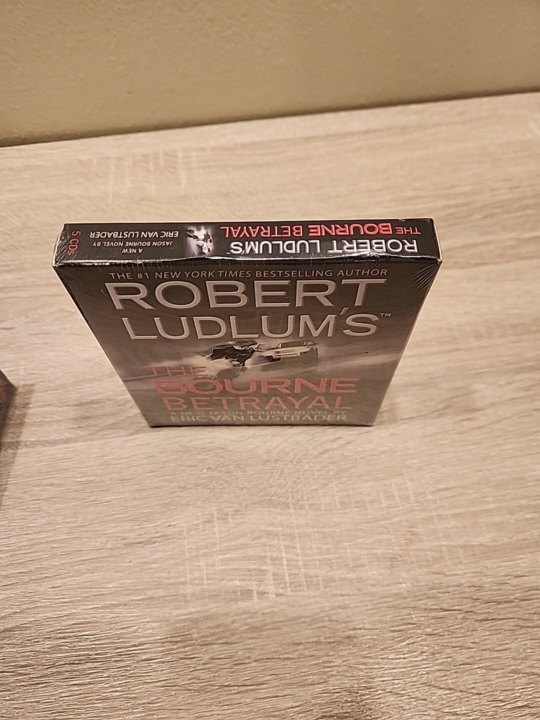 Bourne: Robert Ludlum’s the Bourne Betrayal Bk. 5 by Eric Van Lustbader (2007, C