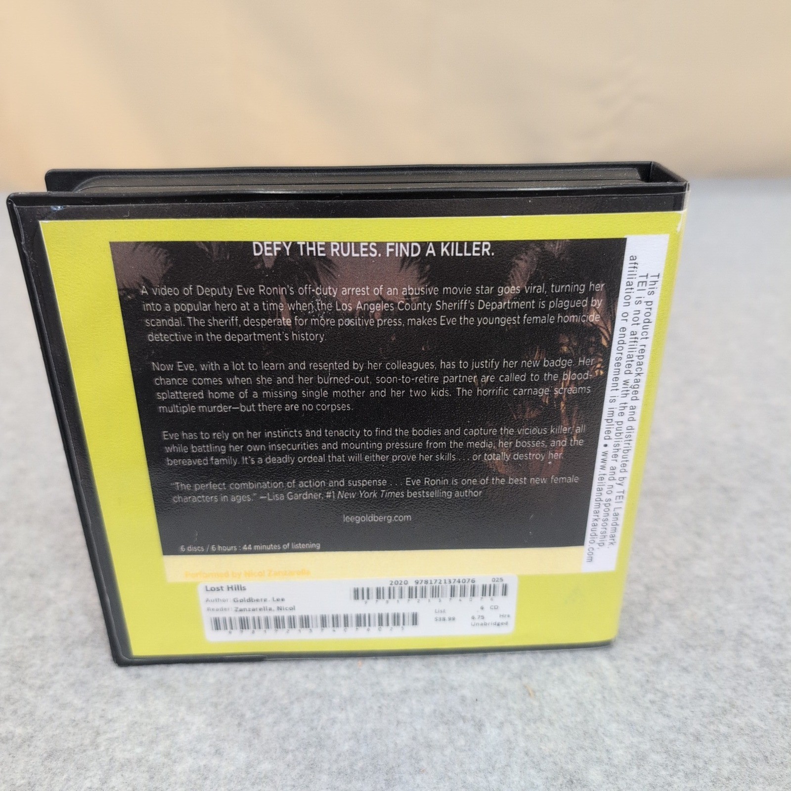 Lost Hills Lee Goldberg Eve Ronin 1 Audio CD Book Unabridged Nicol Zanzarella