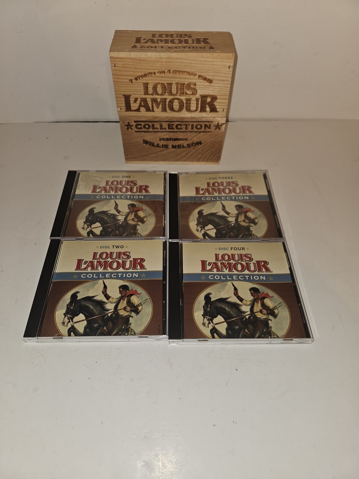 Louis L’Amour Western 4 CD Wood Box, Willie Nelson,Kristofferson, Cash,Jennings