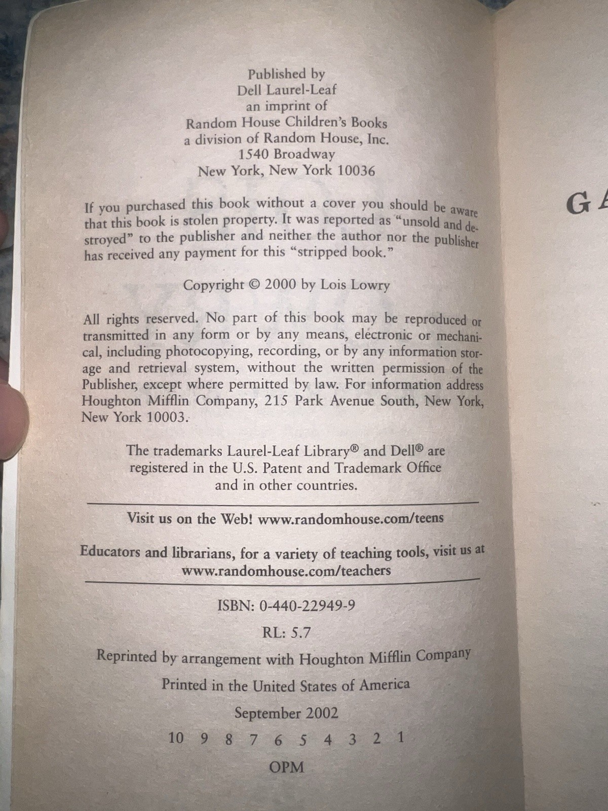 Gathering Blue (Readers Circle) — Mass Market Paperback By Lowry, Lois — GOOD
