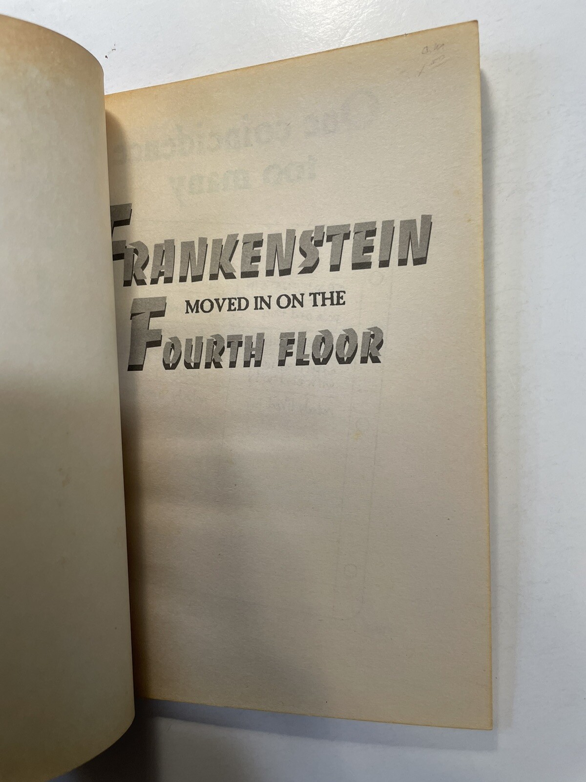Frankenstein Moved In on the Fourth Floor- paperback Elizabeth Levy