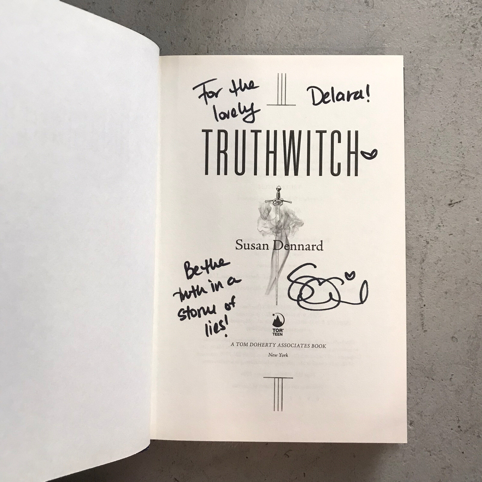 Truthwitch A Witchlands Novel Signed By Author SUsan Dennard Book Fantasy HCDJ