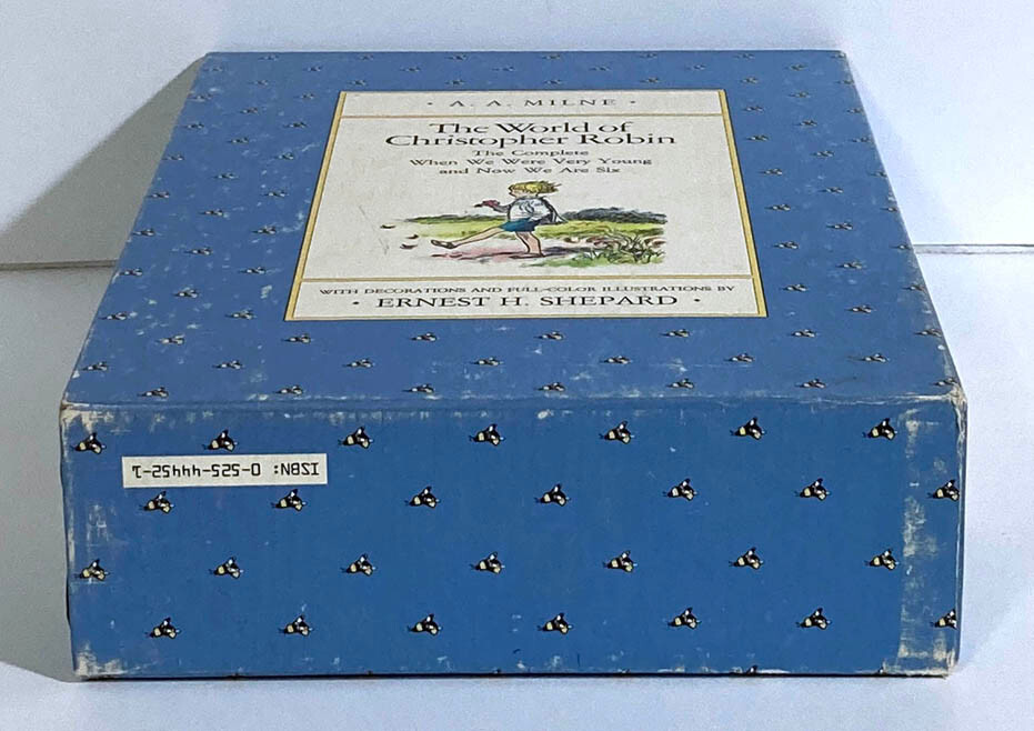 THE WORLD OF POOH by A.A. Milne 2 voL Hardcover Slipcase set CHRISTOPHER ROBIN