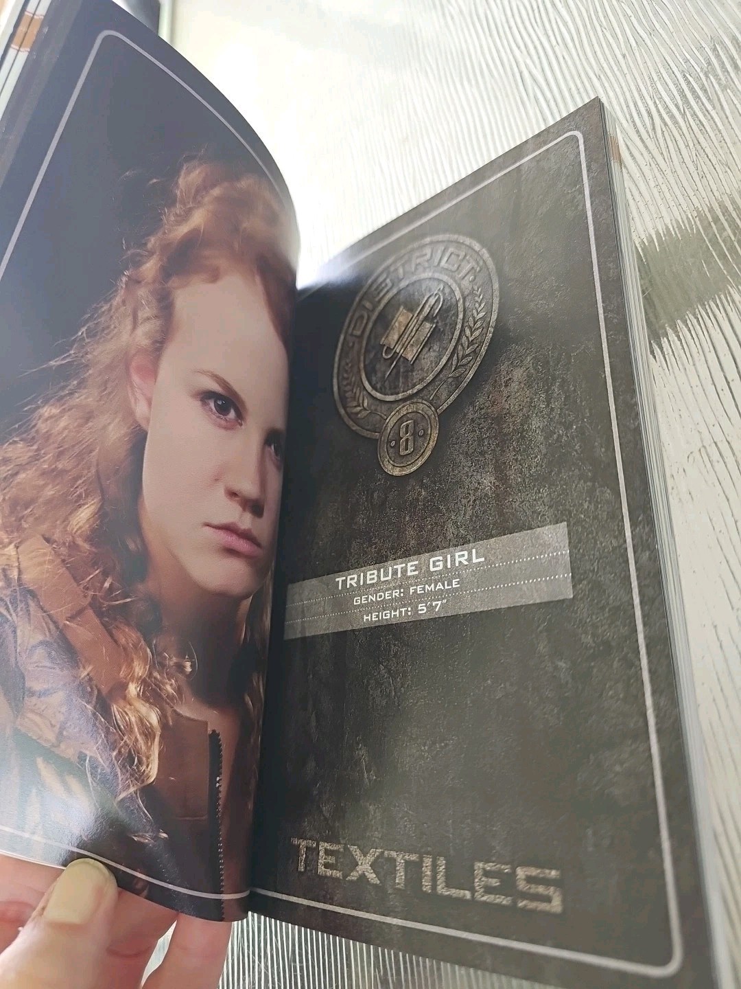 THE HUNGER GAMES TRIBUTE GUIDE Scholastic Illustrated Paperback 1st Edition 2012