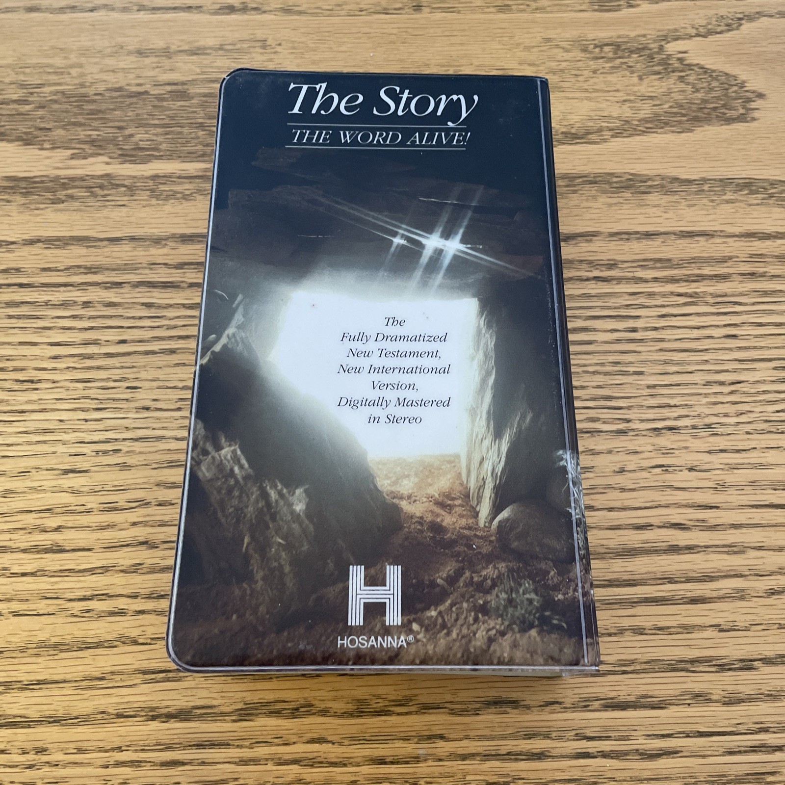 NIV Bible on 12 Cassettes The Story The World Alive