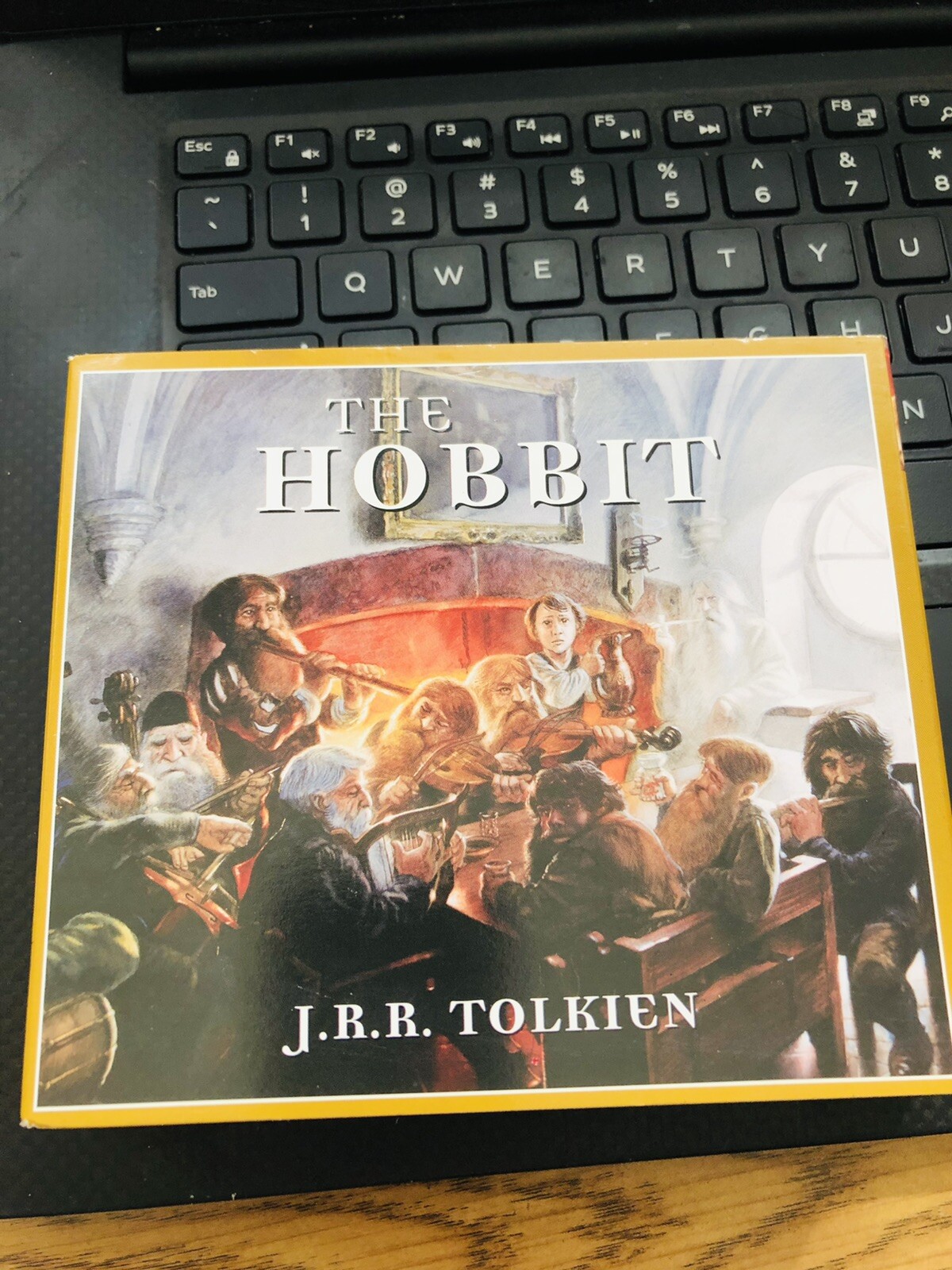 THE HOBBIT by J.R.R. TOLKIEN, 2001 Highbridge 4x Audio CDs 4 1/2 hours-SLIPCOVER