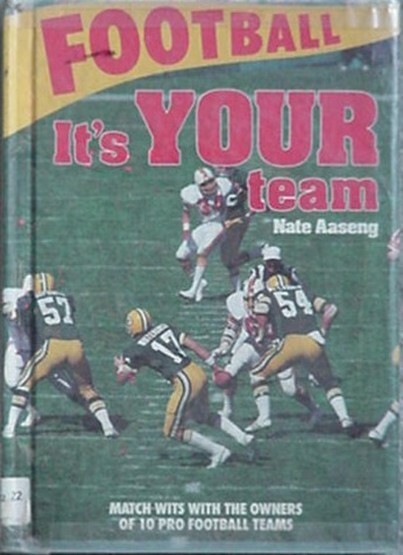 COACH YOUR FOOTBALL TEAM, 1985 BOOK (DAVID WHITEHURST PACKERS vs BUCS CVR