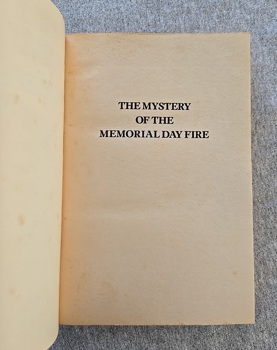 Trixie Belden #35 — The Mystery of the Memorial Day Fire (Square Paperback)