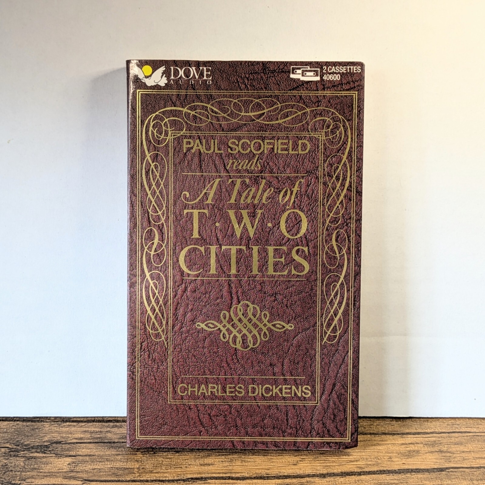1989 — Paul Scofield, A Tale of Two Cities Charles Dickens 2 Cassettes Audiobook