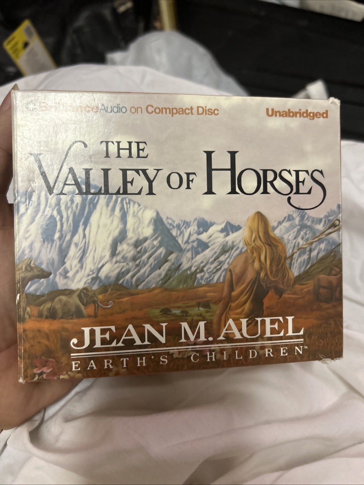 The Valley of Horses Jean M. Auel , Unabridged On 18 Compact Discs