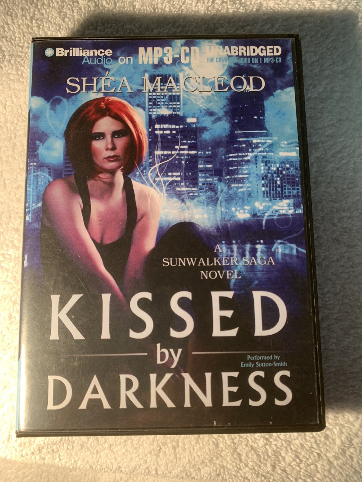 Kissed by Darkness Author: She Macleod, MP3-cd 8.25 hours