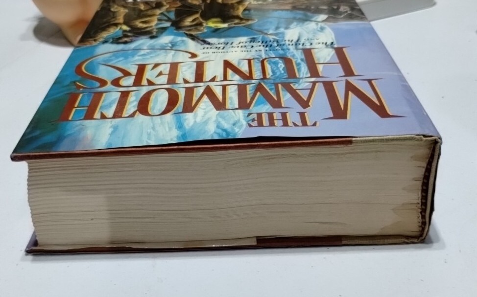 First Printing First Edition HC/DJ «The Mammoth Hunters» Jean M Auel