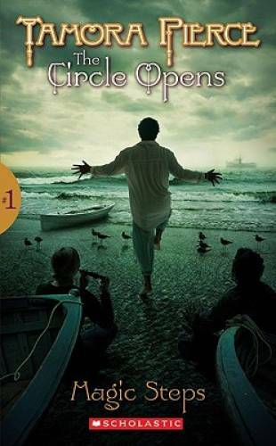 Magic Steps (The Circle Opens, Book 1) — Mass Market Paperback — GOOD