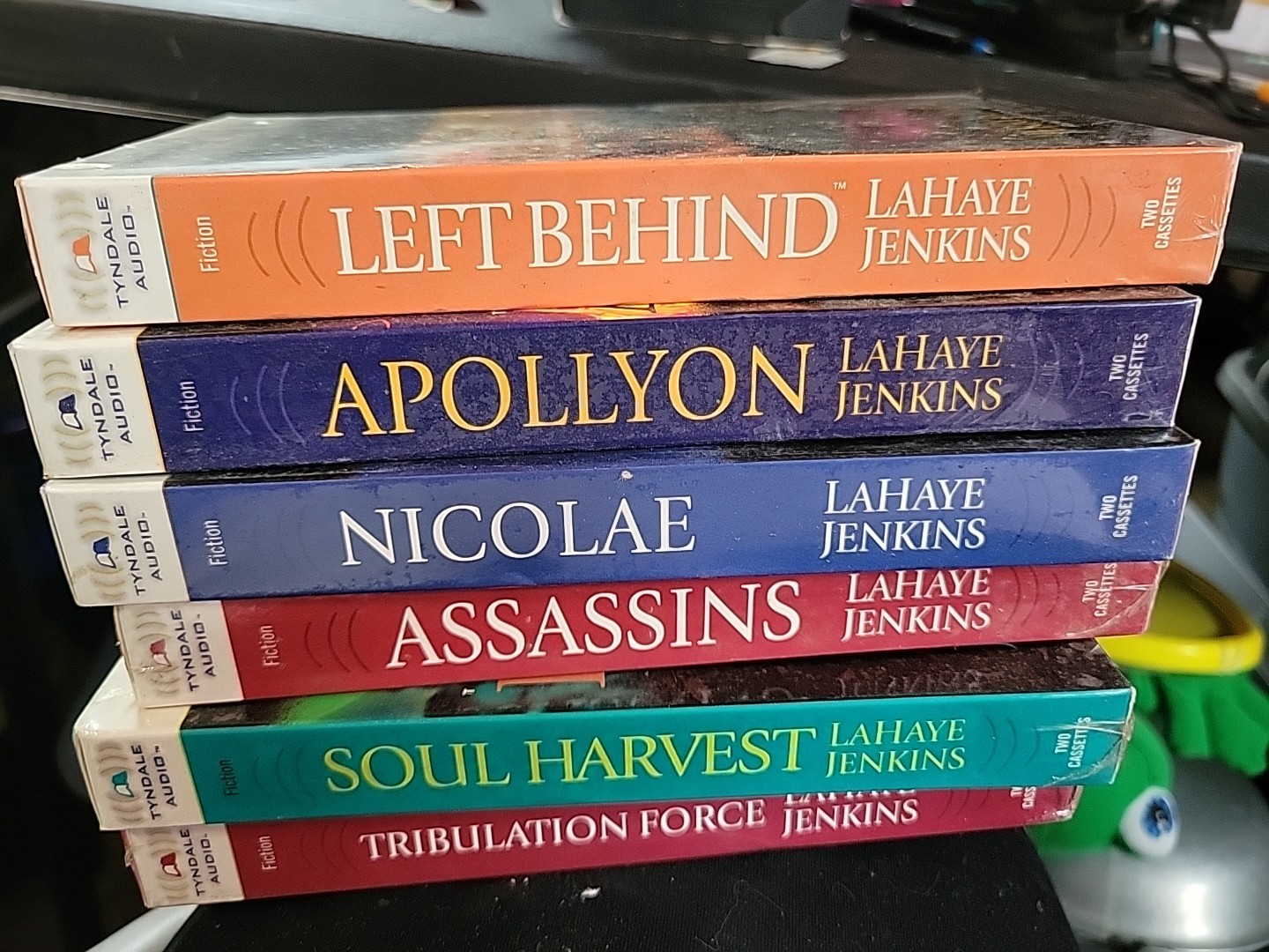 Left Behind audiobooks 1-6 boxed set (Left Behind)