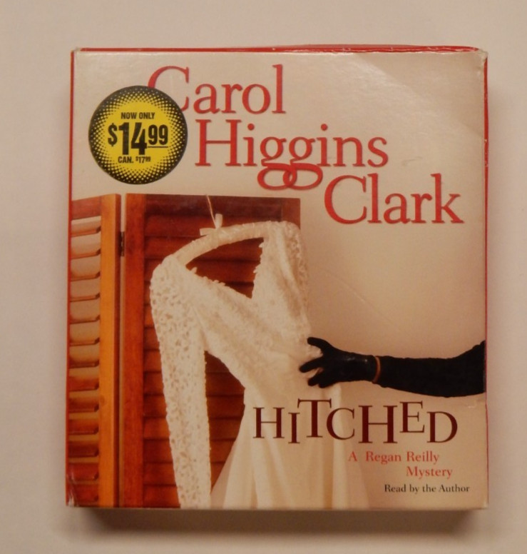 Regan Reilly Mystery: Hitched by Carol Higgins Clark CD Used