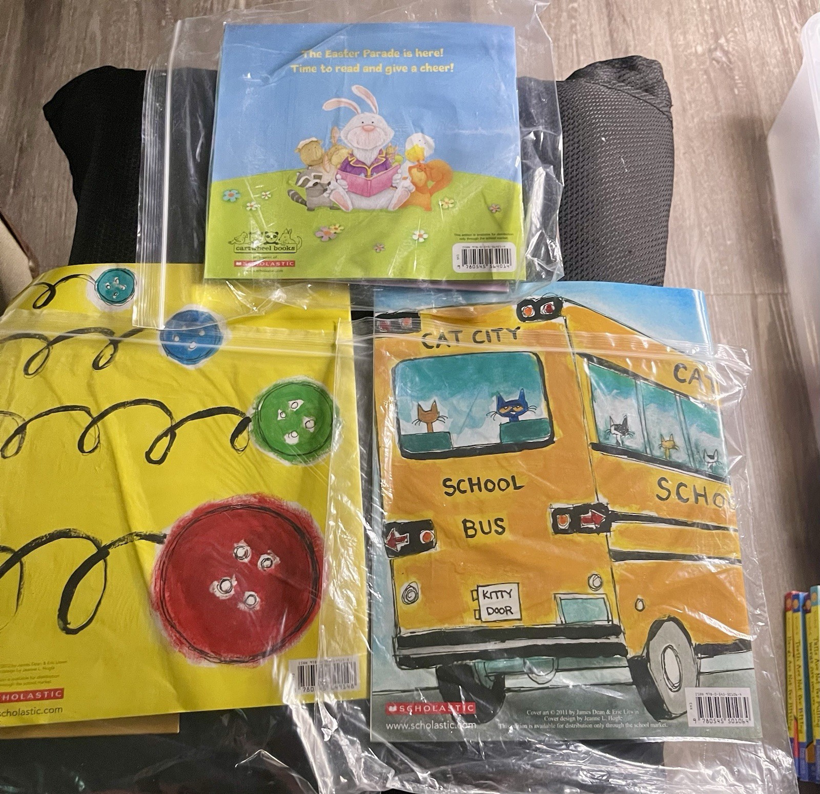 lot of 11 Scholastic books with audio CDs Great Condition — Pete the Cat & more