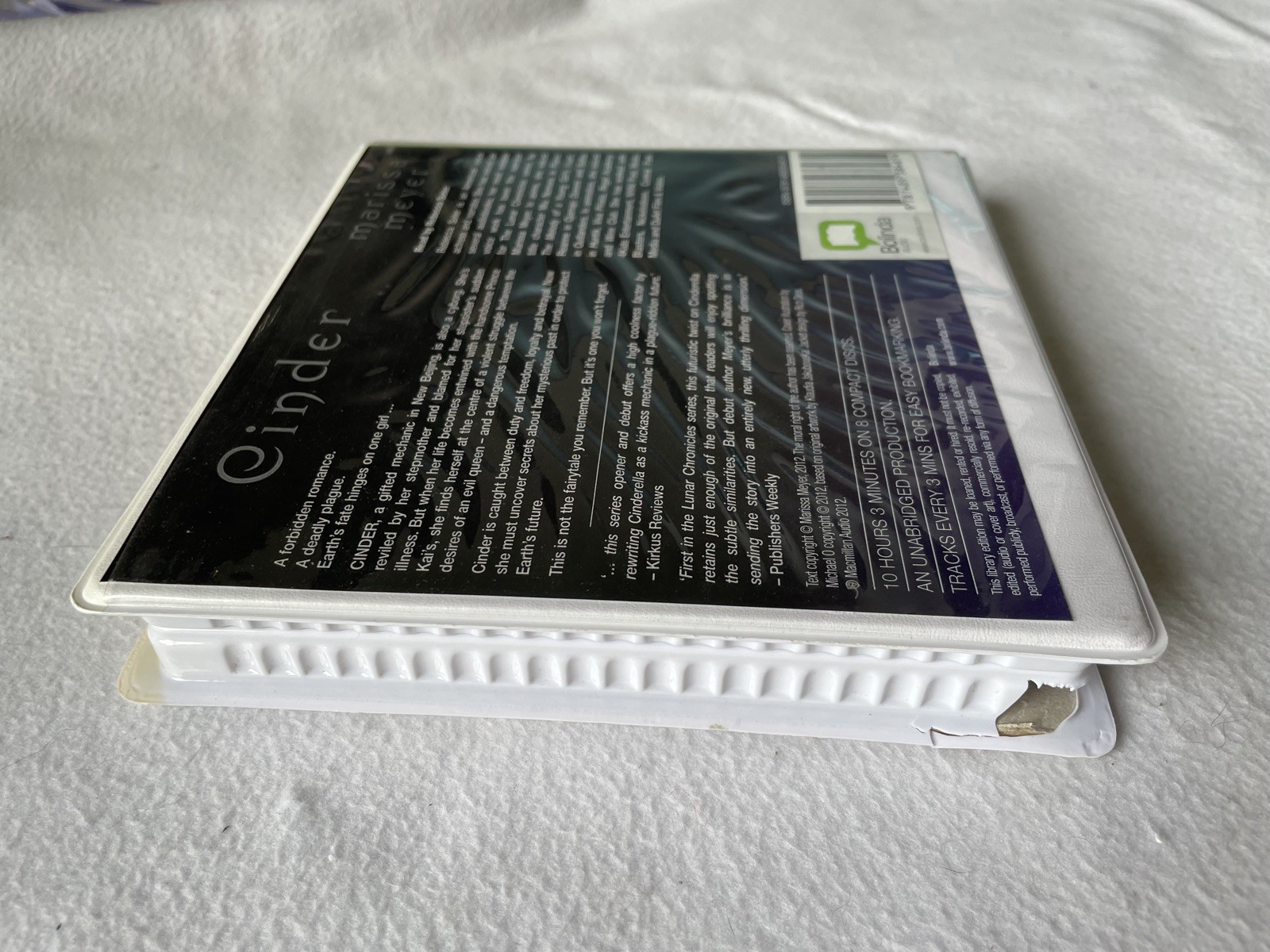 [EX-LIBRARY] Cinder by Marissa Meyer Unabridged Audiobook on 8 CDs