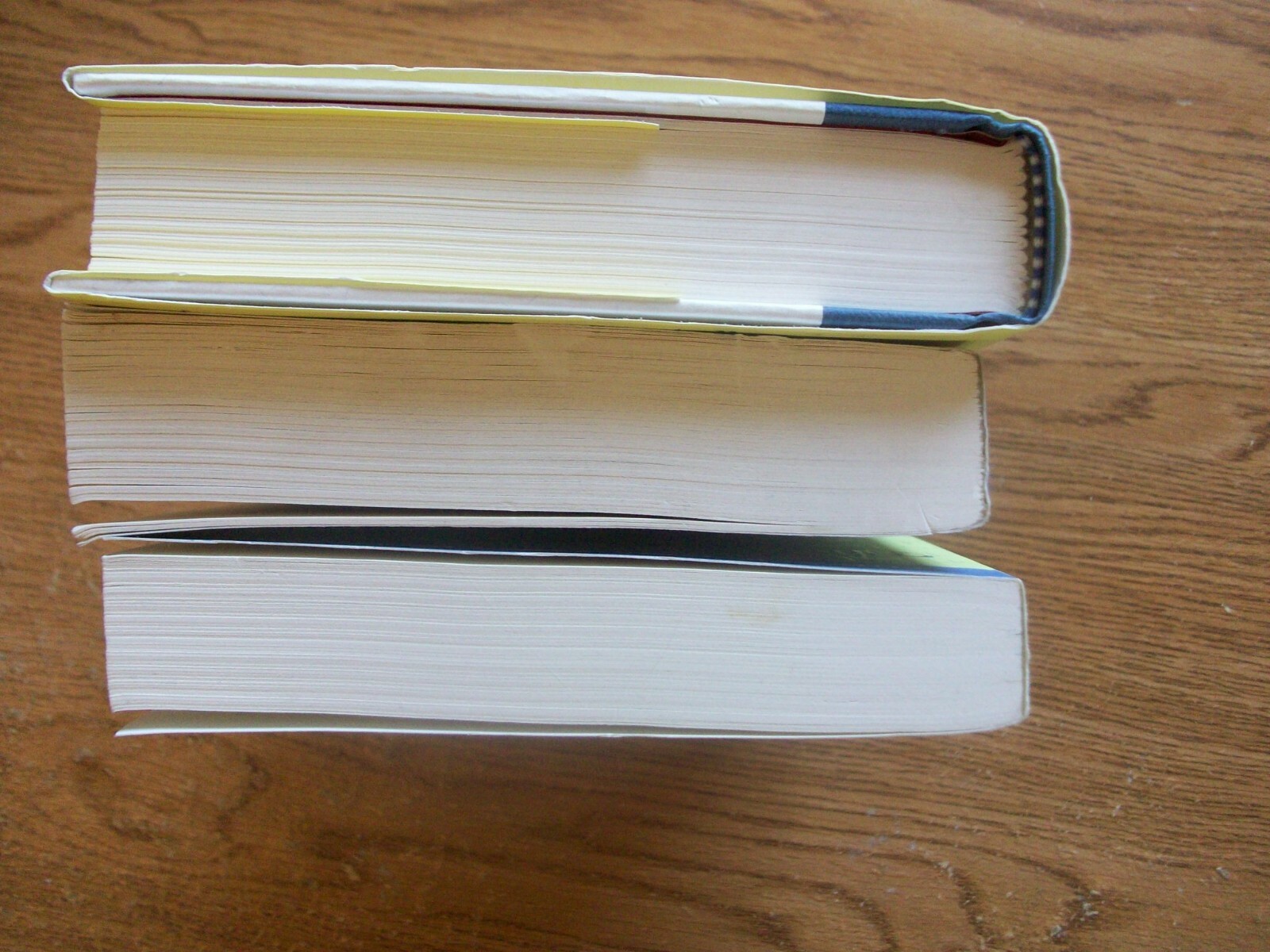 Mixed Lot of 3 Sisterhood Books by Ann Brashares #1,2, 4
