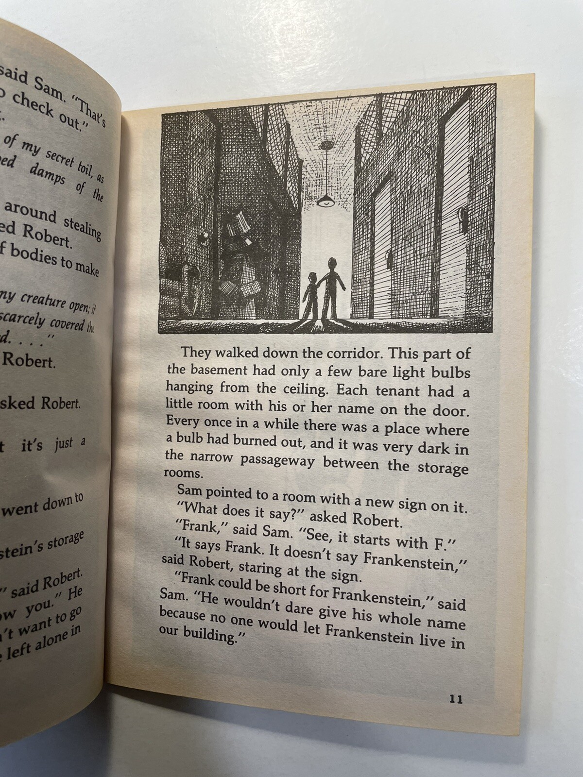 Frankenstein Moved In on the Fourth Floor- paperback Elizabeth Levy