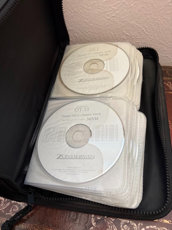 Zondervan NIV Holy Bible 64 CDs Dramatized Audio Zip Binder Complete Set A3
