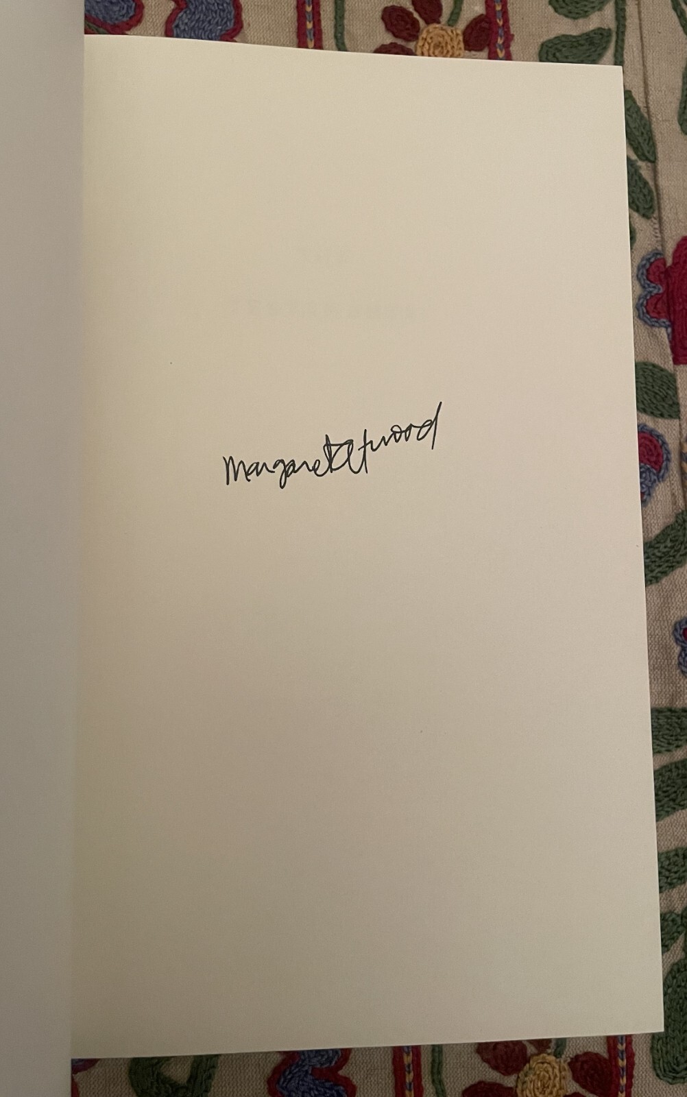 THE HANDMAID’S TALE & THE TESTAMENTS SIGNED Margaret Atwood 1st Canadian Edition
