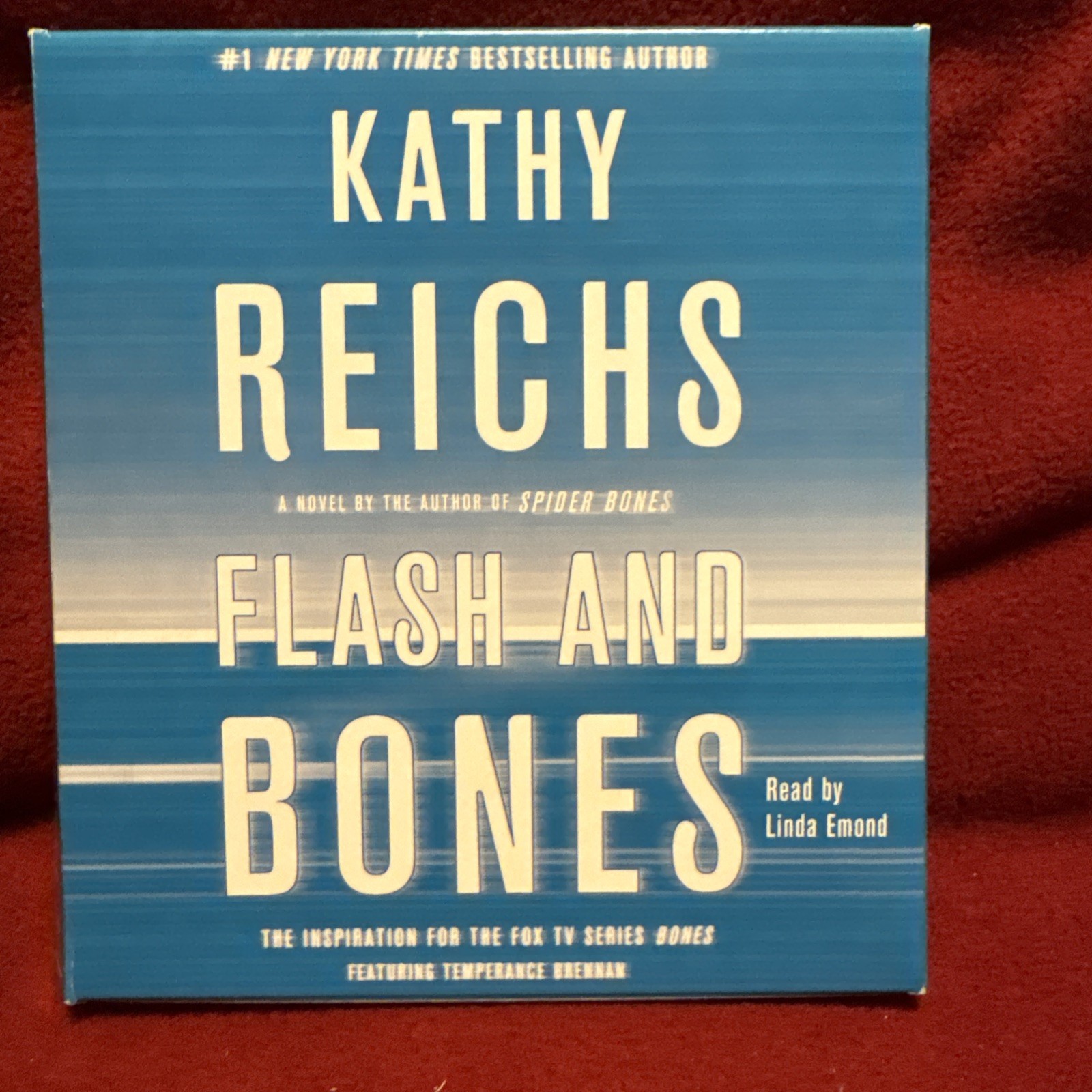Flash and Bones by Kathy Reichs (2011 Audio CD) Read By Linda Emond, Unabridged
