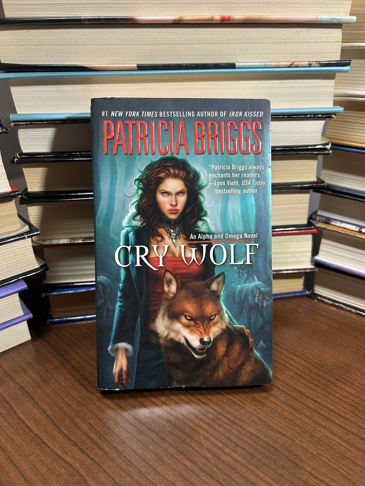 Alpha and Omega Ser.: Cry Wolf by Patricia Briggs (2008, UK- A Format Paperback)