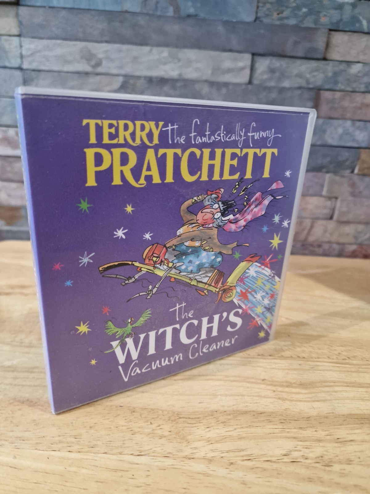 The Witch’s Vacuum Cleaner — Terry Pratchett — Audio CD BBC