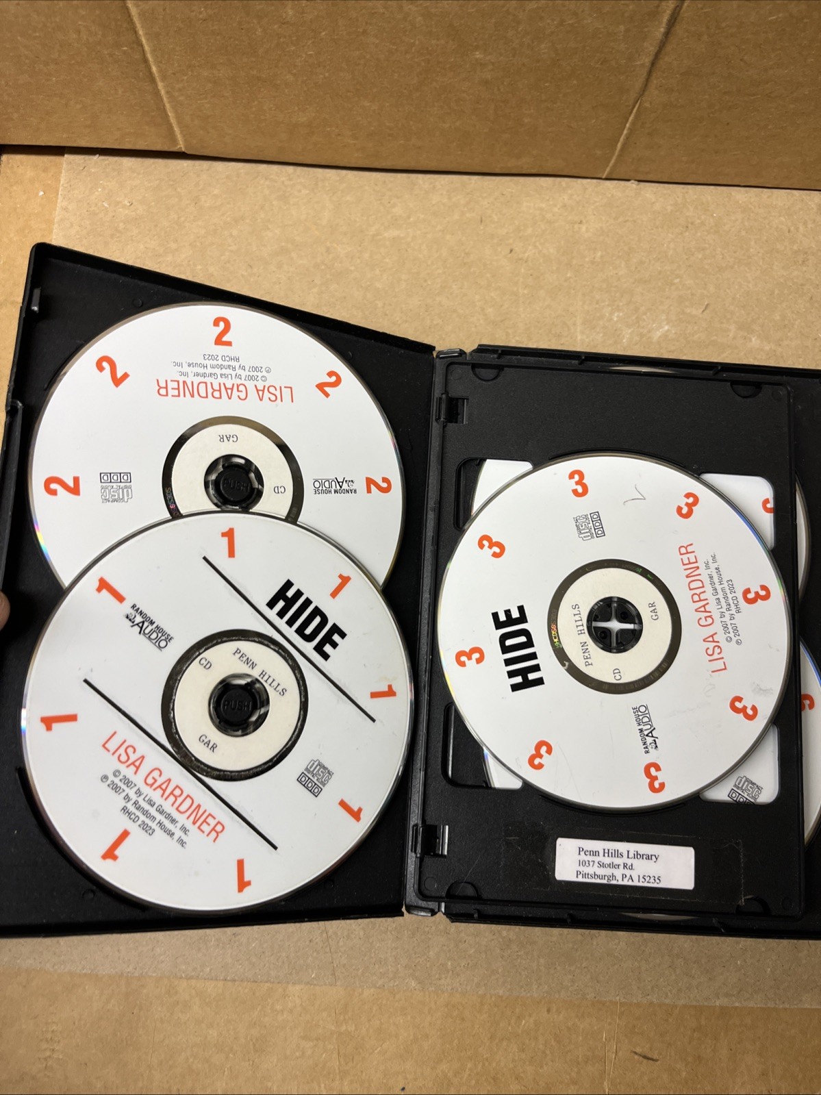 HIDE by Lisa Gardner (Unabridged Audiobook 9 CDs) Good Tested