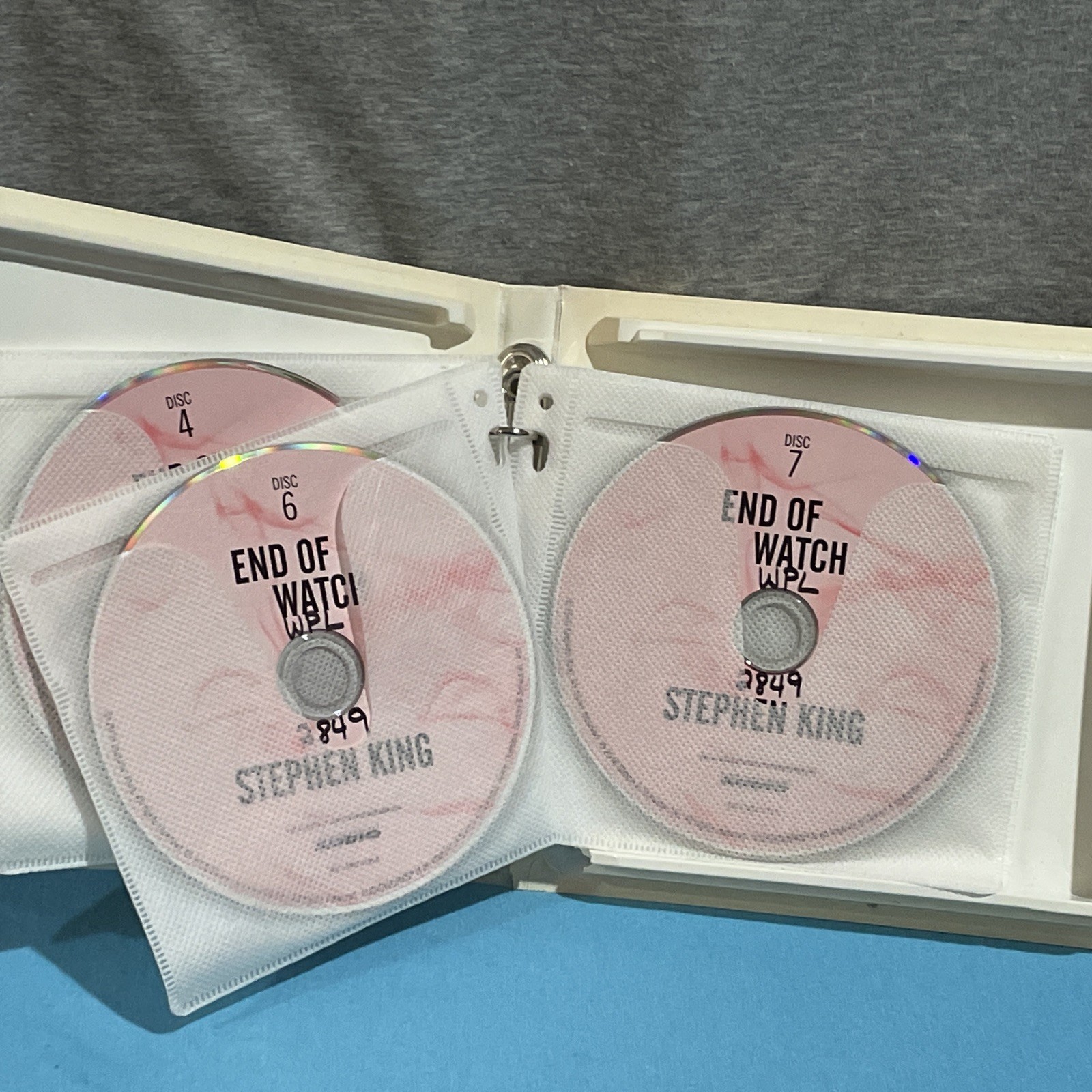 End of Watch by Stephen King (2016, Compact Disc) Book on Disc Complete