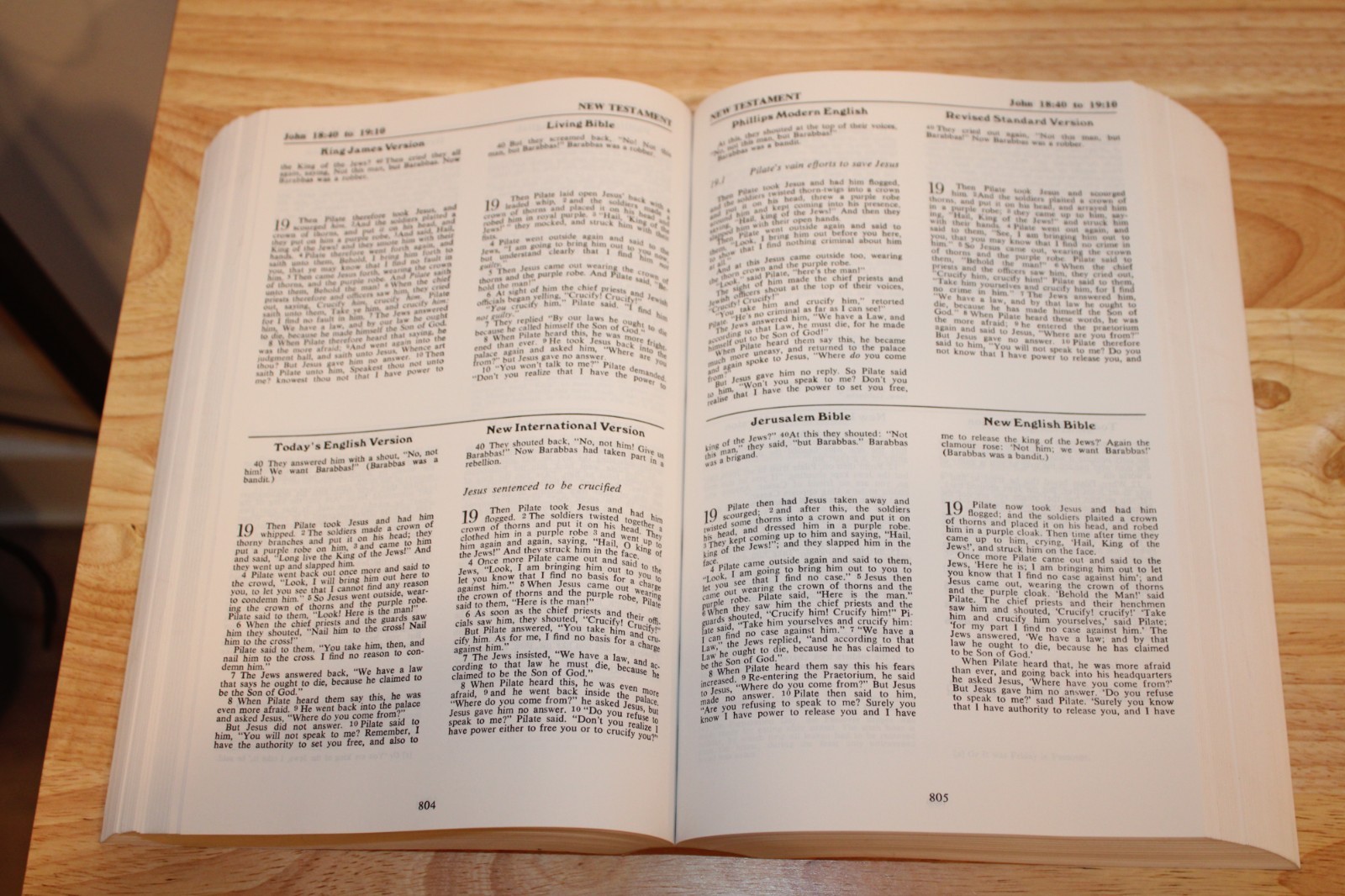 Eight Translation New Testament by Tyndale House Publishers Inc, Paperback, 1985