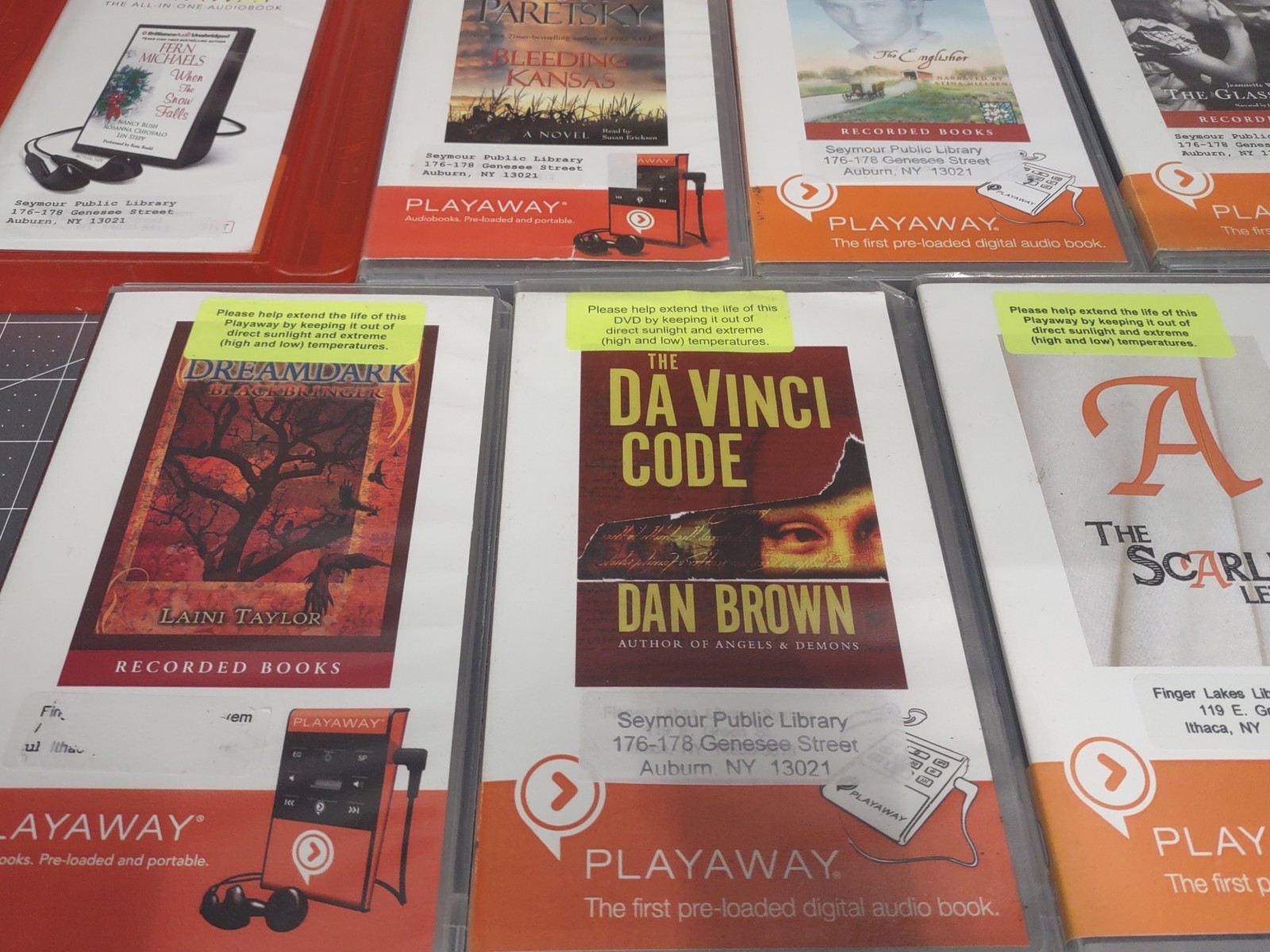 Lot of 23 Playaway Audiobooks Ex- library.Ludlum, Brown, Clark, Hawthorne.