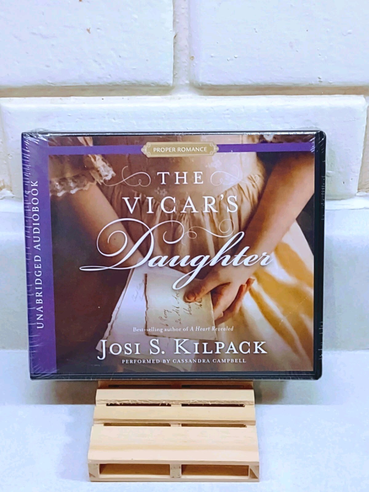 THE VICAR’S DAUGHTER — AUDIO BOOK ON CD (2017)