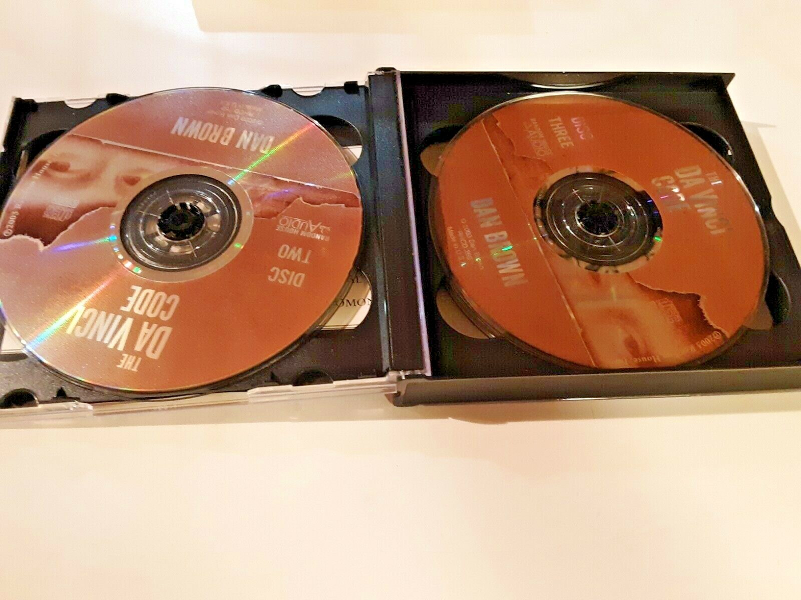 The Da Vinci Code by Dan Brown (5- Disc Audiobook)