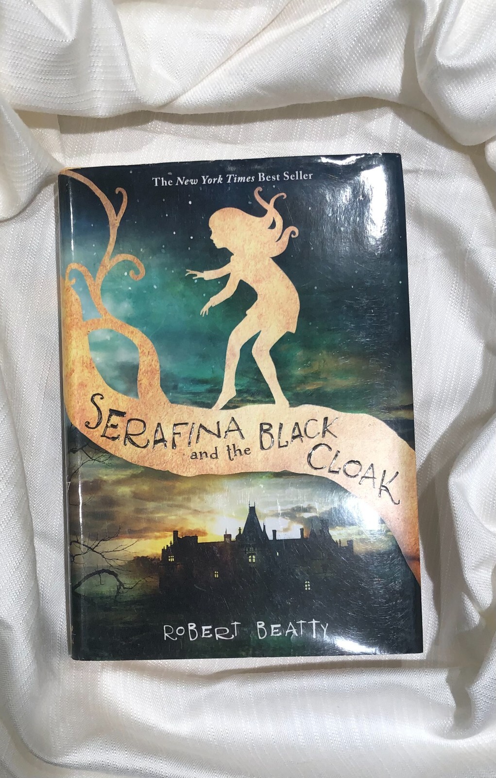 Books; Serafina and the Black Cloak by Robert Beatty