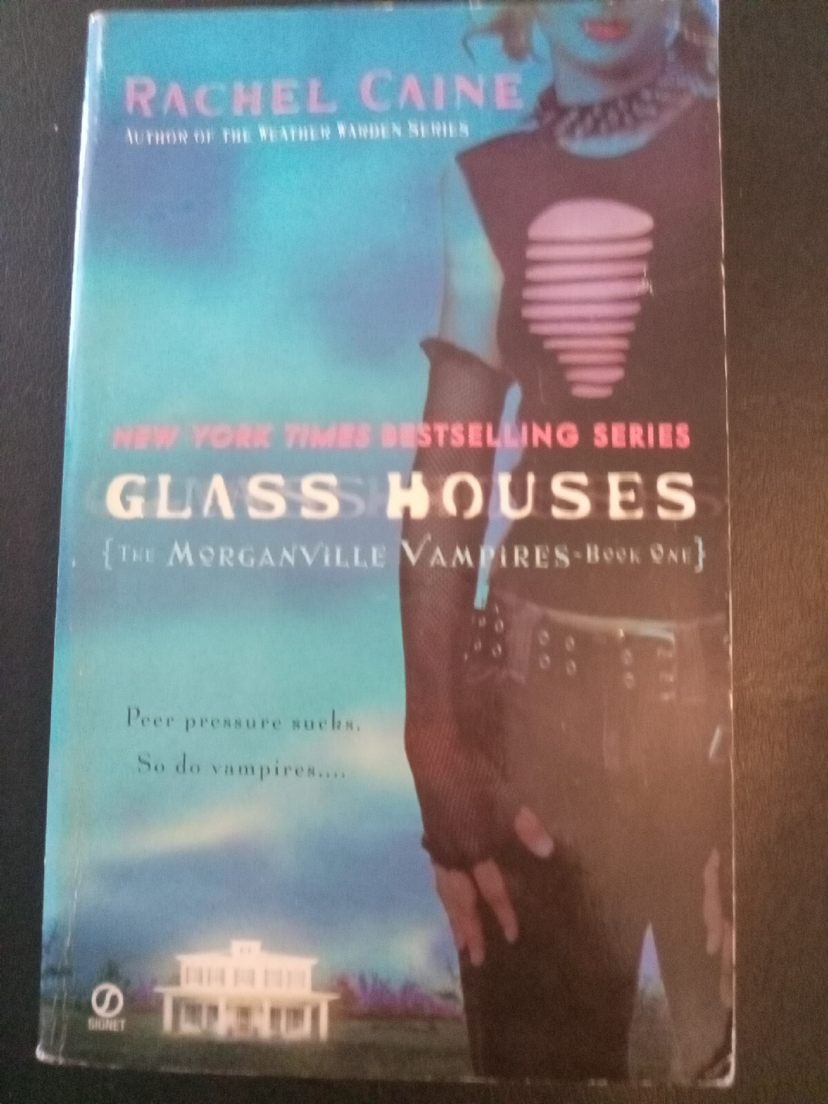 Glass Houses (Morganville Vampires, Book 1) — Mass Market Paperback Pre-owned