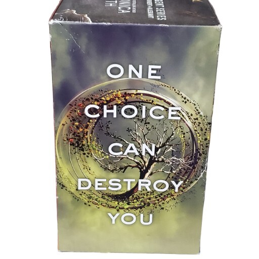 Veronica Roth — The Divergent Series 3 Hardback Book Set W/ Bonus Booklet, Box