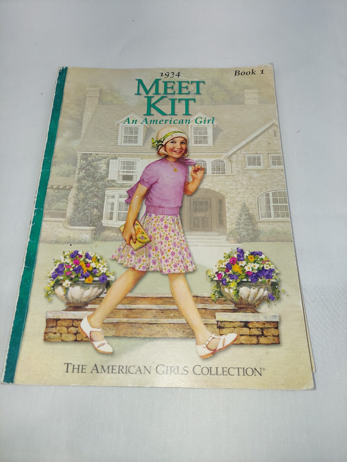 Meet Kit: An American Girl 1934 (The American Girls Collection, Book 1) — GOOD