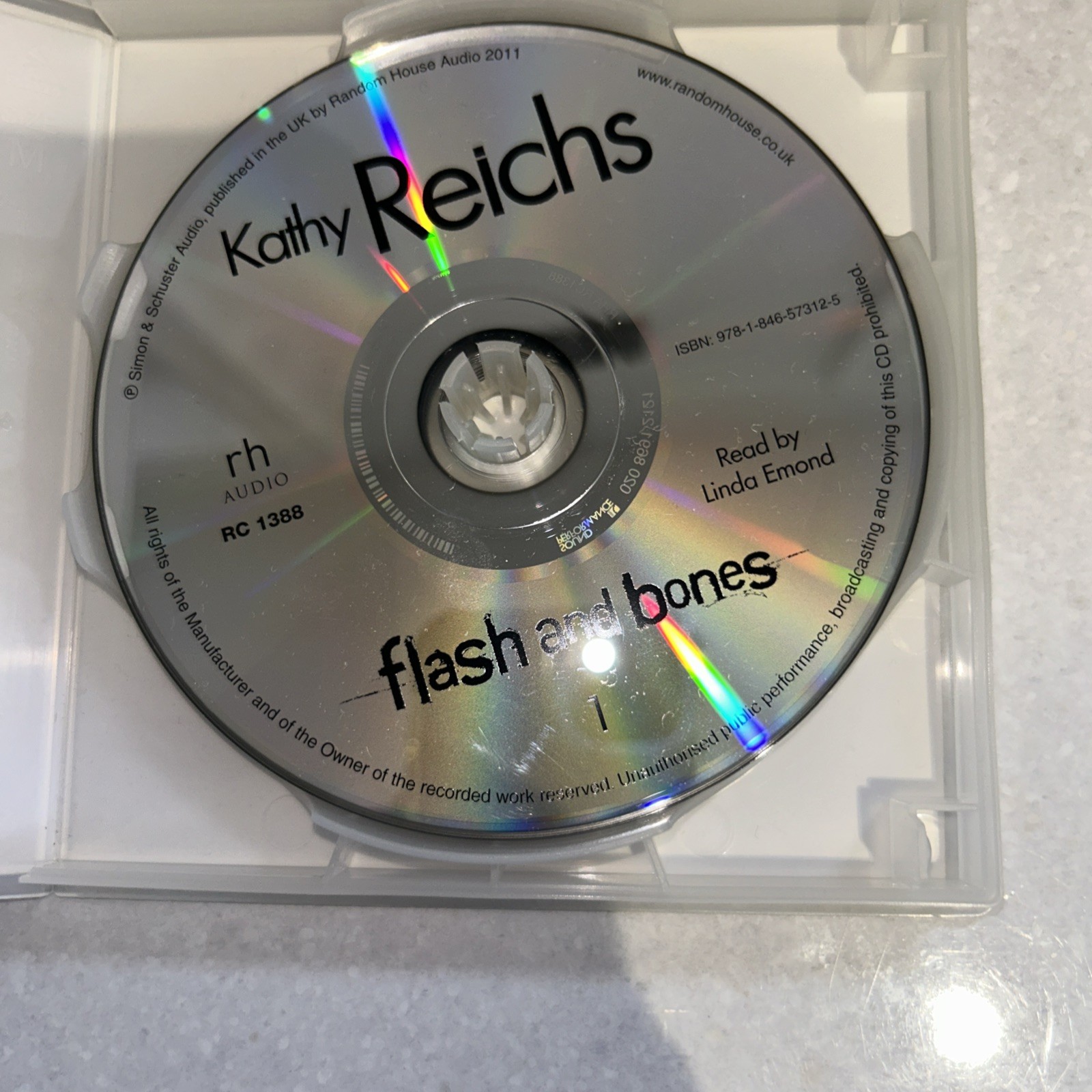Flash and Bones: by Kathy Reichs Audio Book Unabridged Used